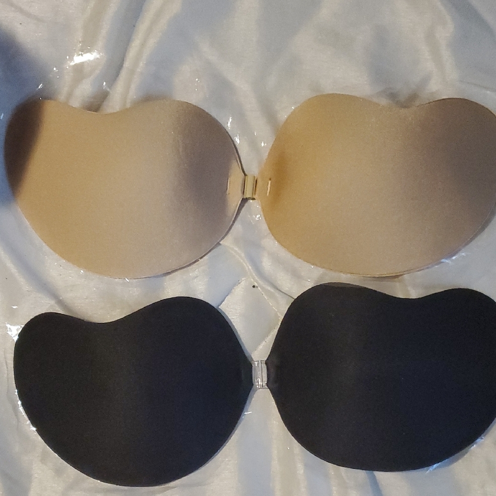 Adhesive Strapless Bra Set in Black and Tan